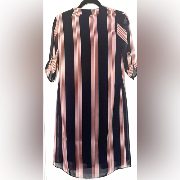 EN FOCUS STUDIO dress. Women’s size 6 striped lined soft sheer shell - Picture 6 of 9